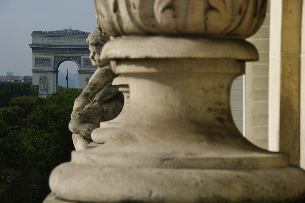 Avenue Des Champs-elysees Apartment