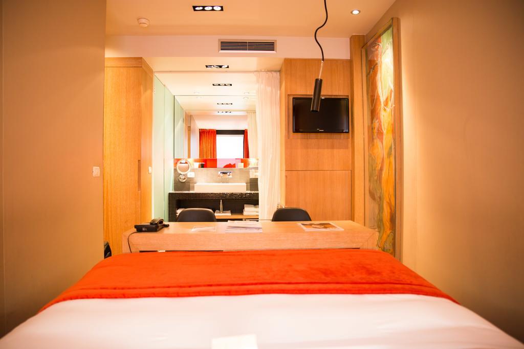 Golden Tulip Opéra De Noailles 4*
