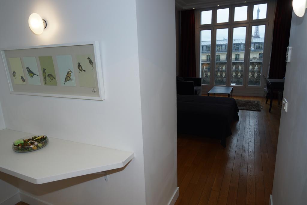 Avenue Des Champs-elysees Apartment Paris