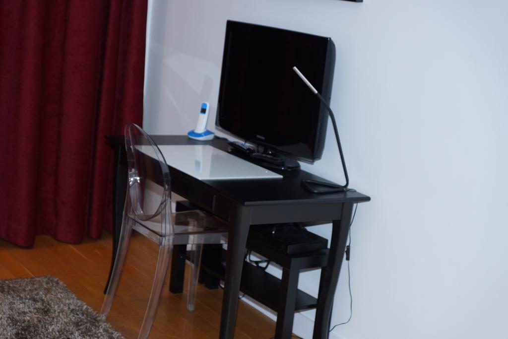 Avenue Des Champs-elysees Apartment Paris