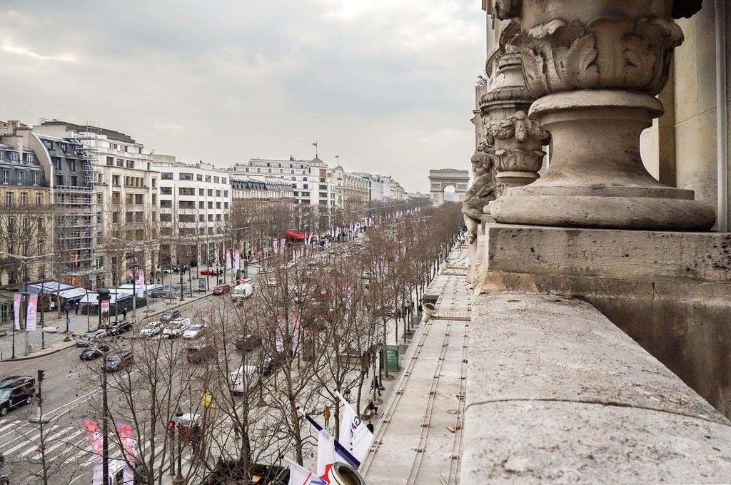 Avenue Des Champs-elysees Apartment Paris
