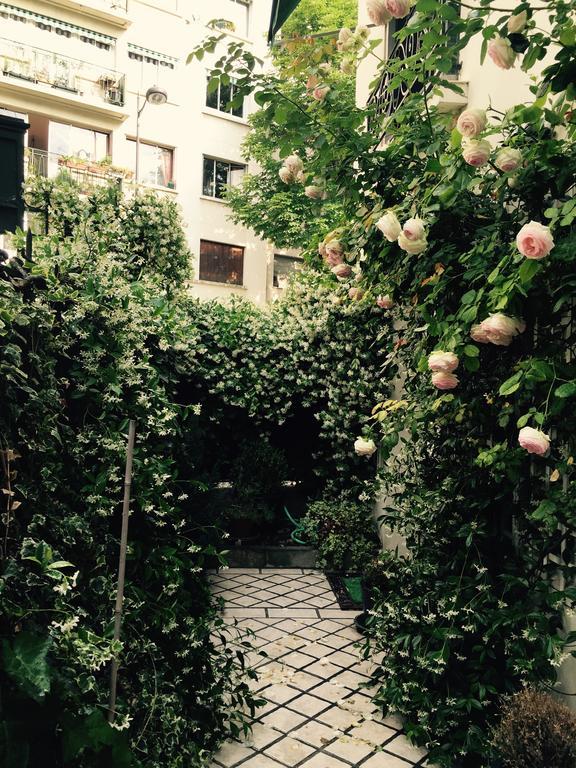 1 Square Du Docteur Blanche - 16 Bed & Breakfast Paris