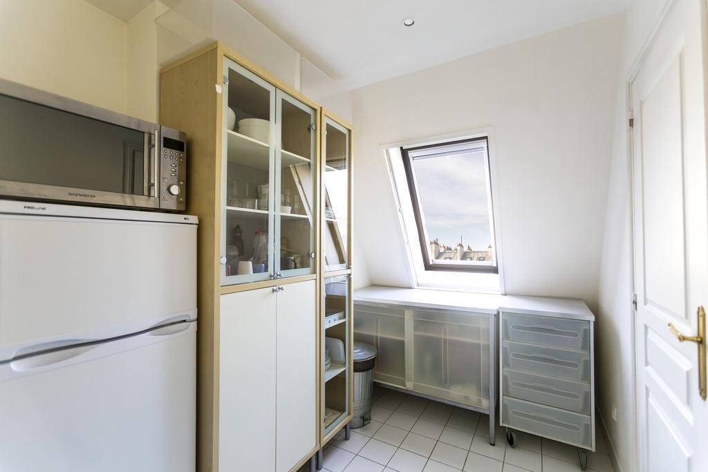 Halldis - Champs-elysees Apartment