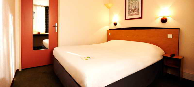 Hotel Campanile 15 - Tour Eiffel 2*