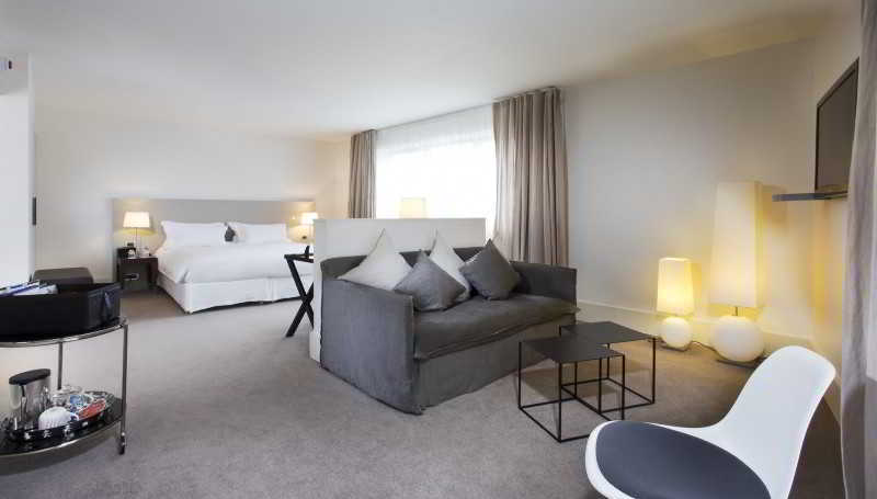 Hotel La Maison Champs Elysees 5*