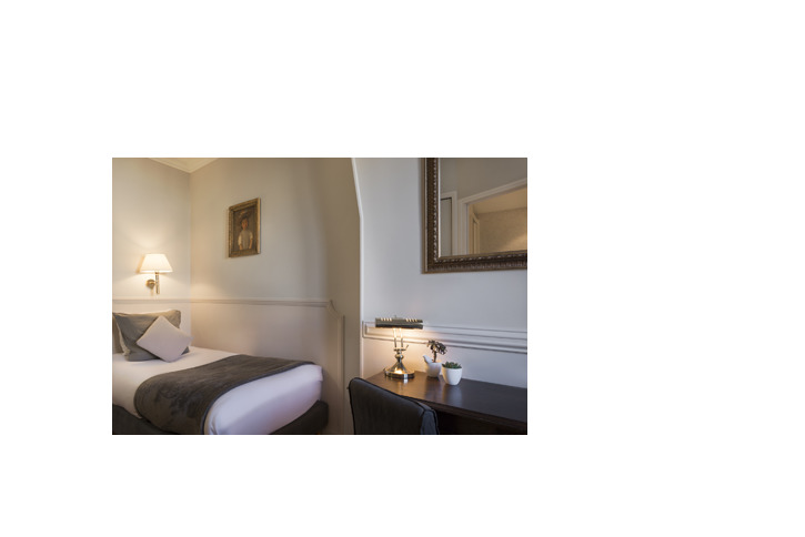 De La Porte Doree Hotel