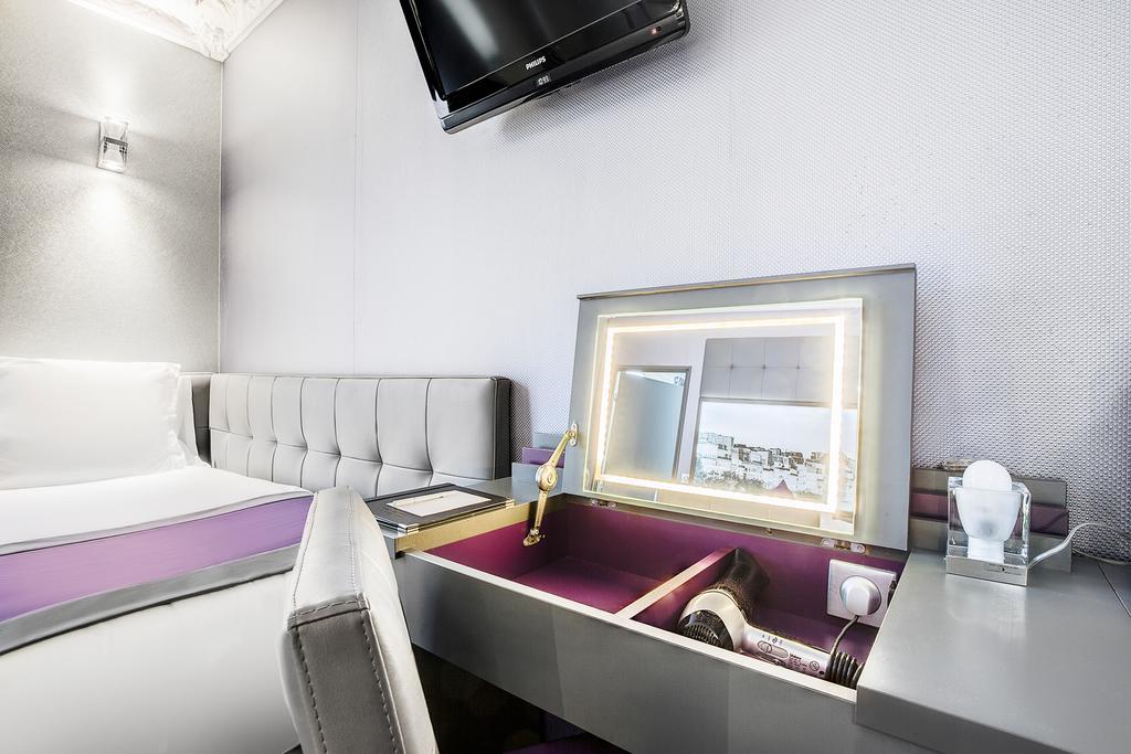 Western Nouvel Orleans Montparnasse Hotel 4*