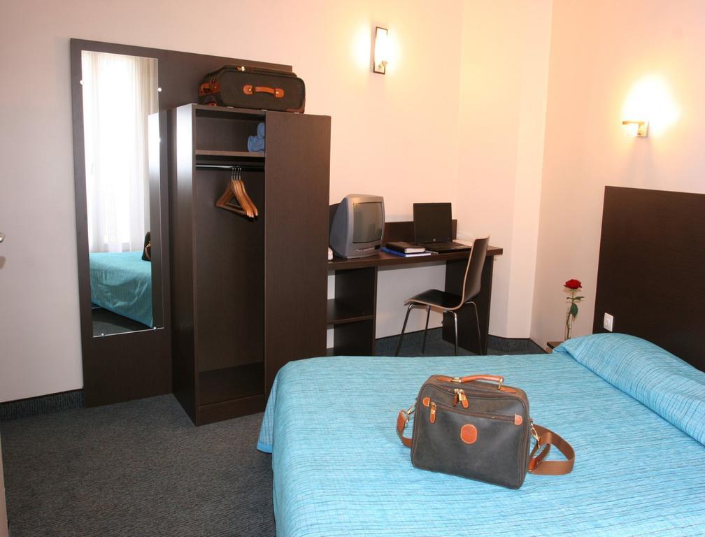 Amarys Simart Hotel *