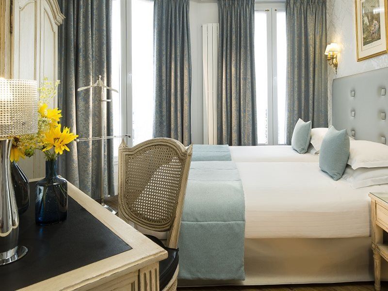 Hotel Plaza Elysees Paris