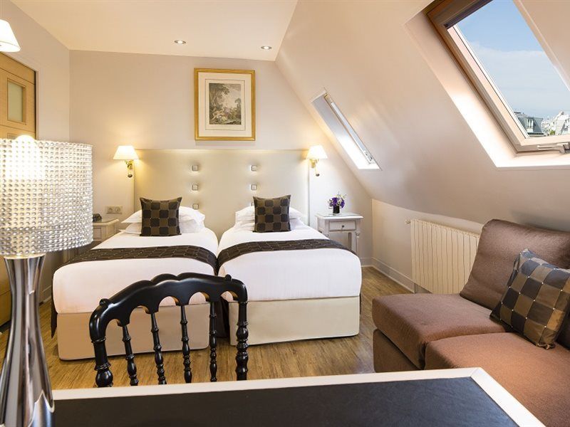 Plaza Elysees Hotel Paris
