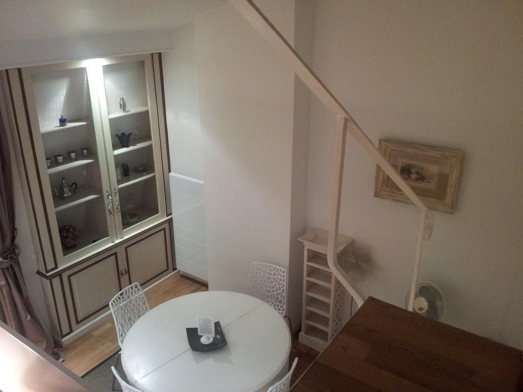 Apartment Place Victor Hugo