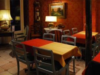 Hotel Courcelles Mederic