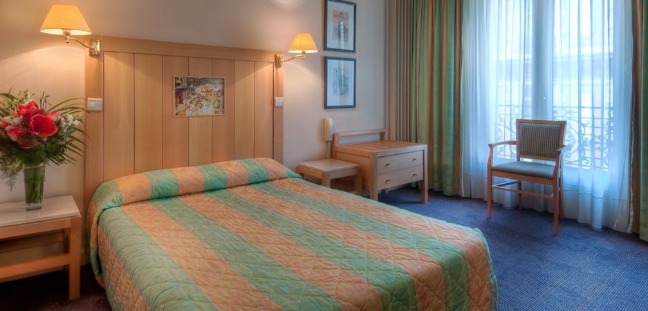 Hotel Le Belmont Paris