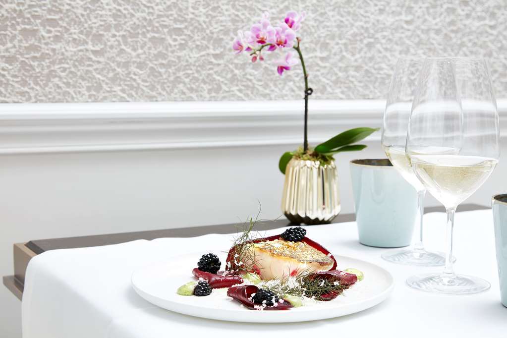 Hotel Le Narcisse Blanc Paris