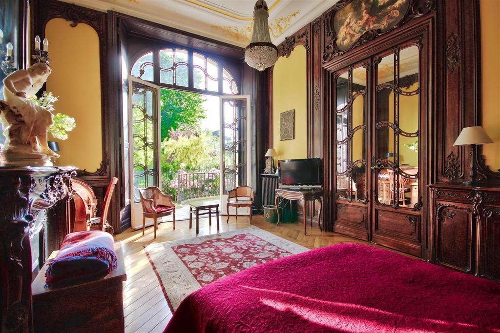 Alfred De Vigny Apartment *