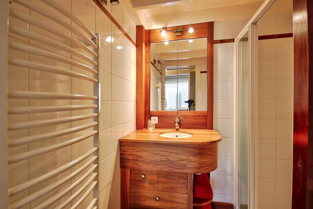 Alfred De Vigny Apartment *