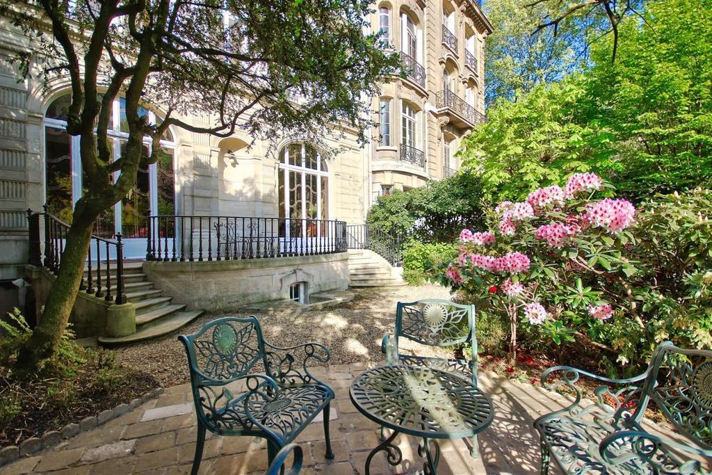 Apartment Alfred De Vigny Paris