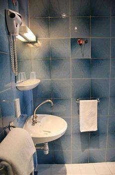 Est Hotel 3*