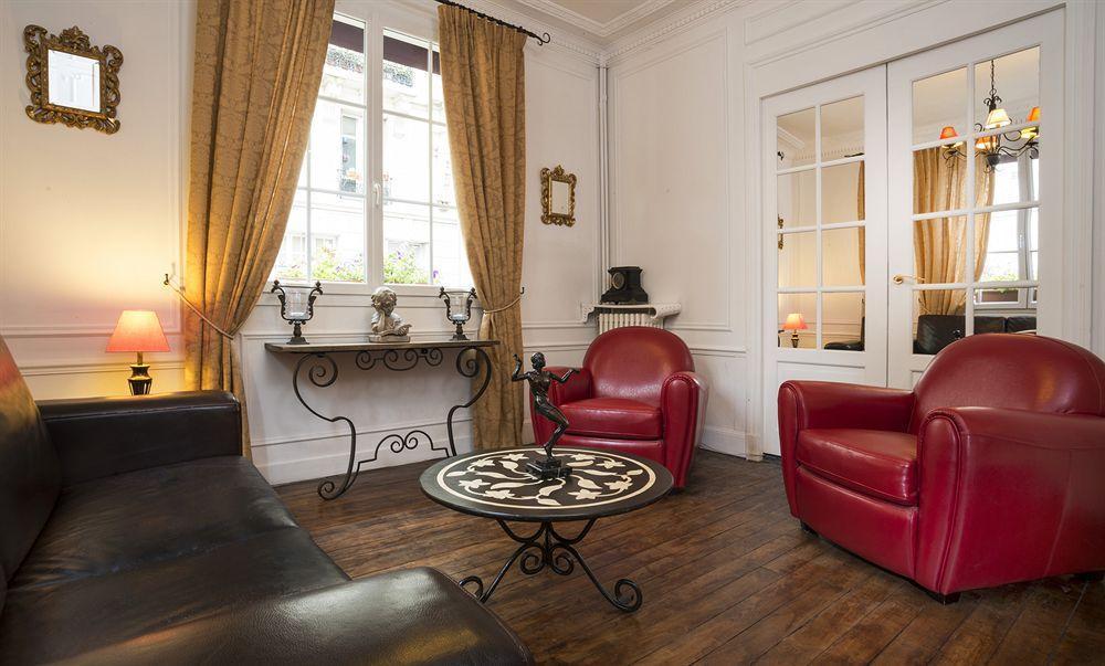 Hotel Chatillon Montparnasse 3*