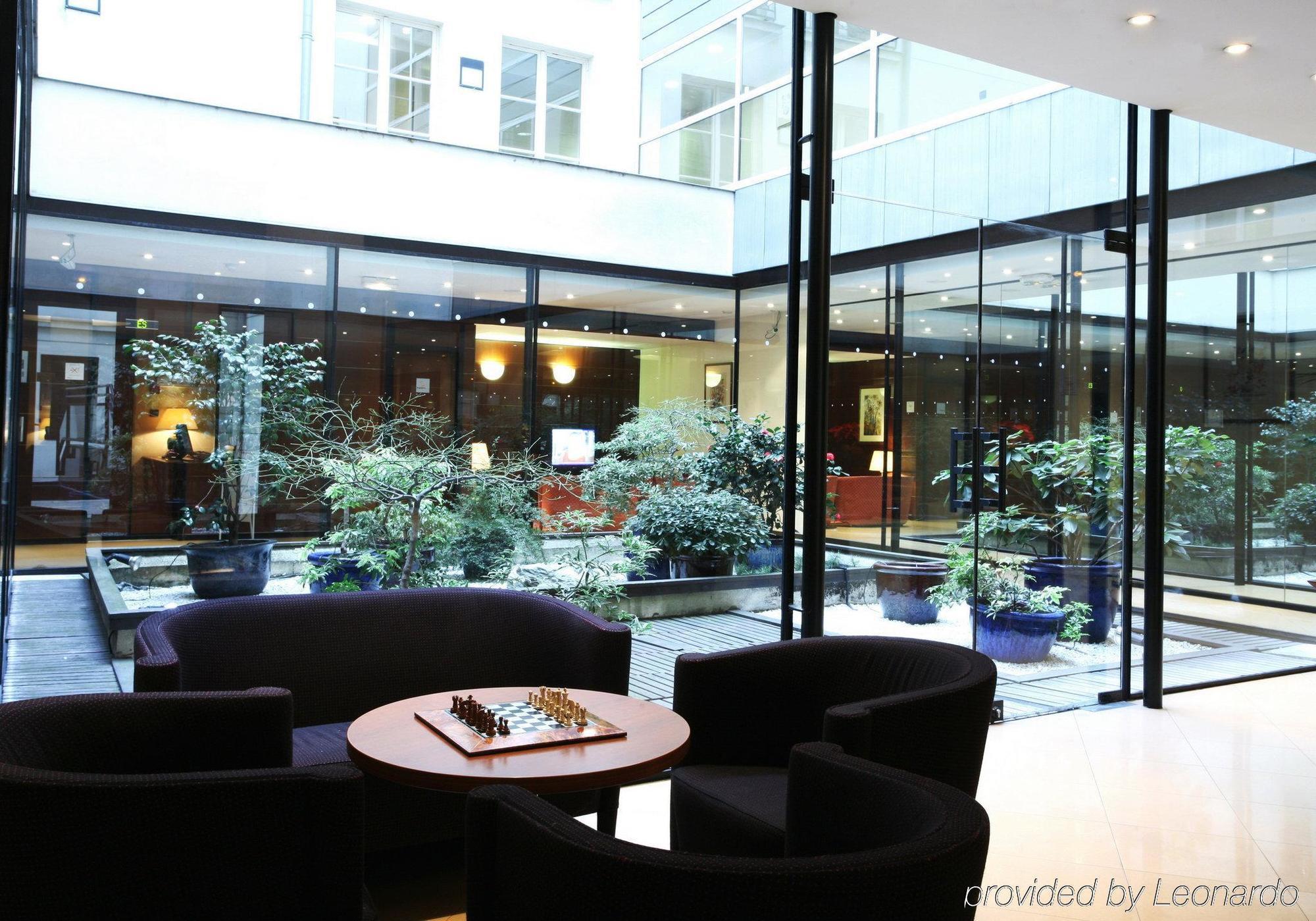 Citadines Opera 4*