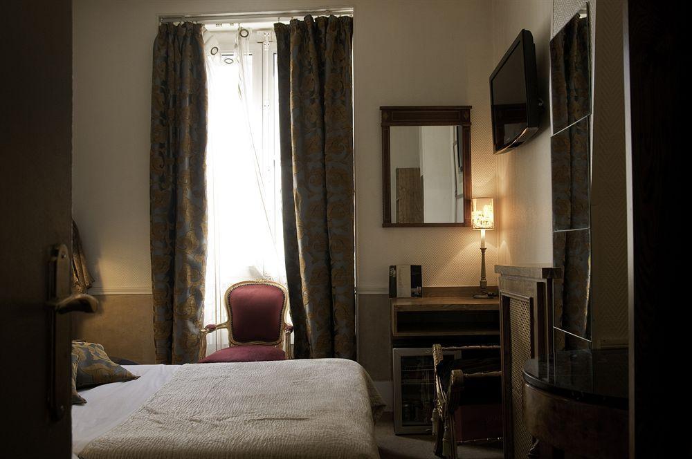 Petit Saint-honoré Hotel 2*