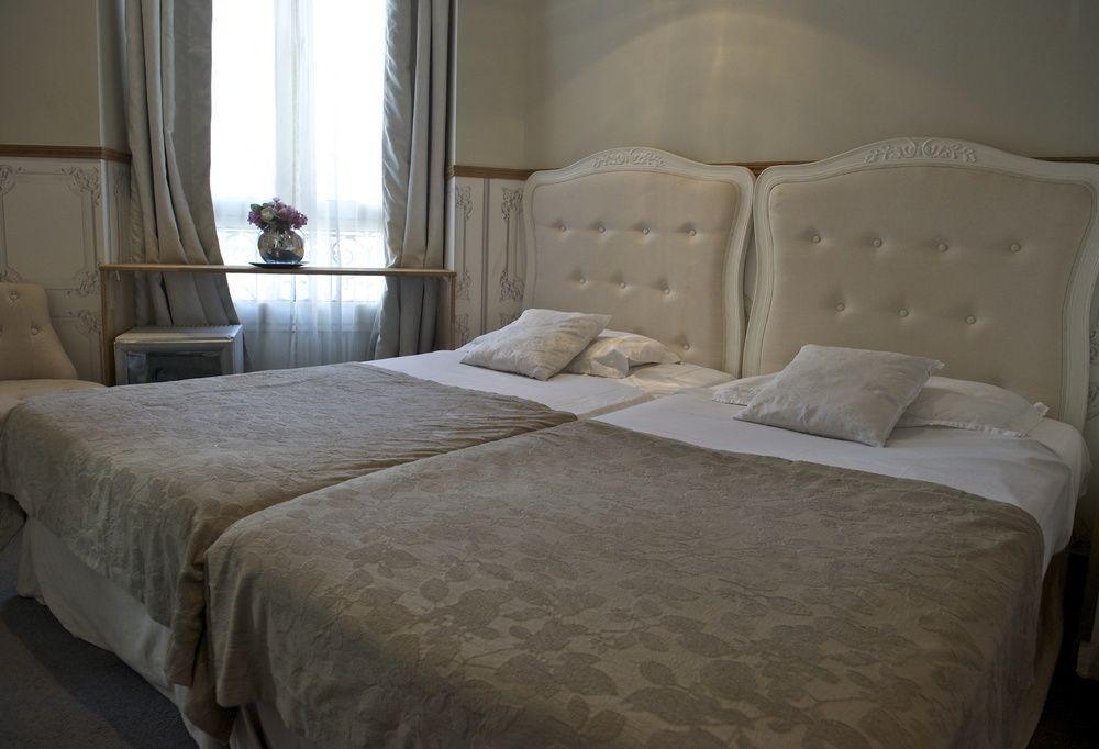 Hotel Petit Saint-honoré 2*