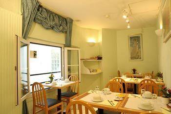 Royal Bastille Hotel 2*