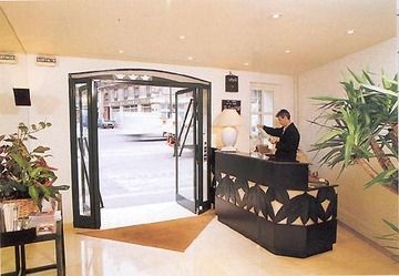 Montholon 3* Paris