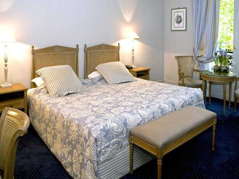 Hotel Royal Champs Elysees 4*