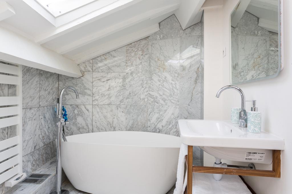 Ateliers De Montmartre Adm Guest house Paris