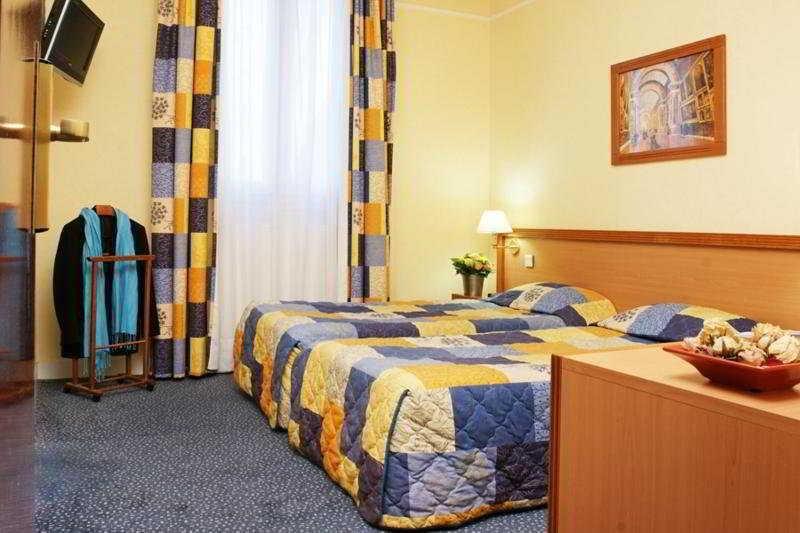 Le Beaugency Hotel 3*