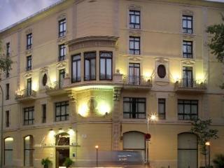 Hotel Ferney Republique Paris
