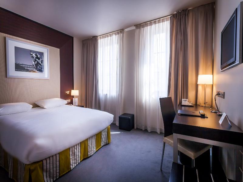 Le M Hotel