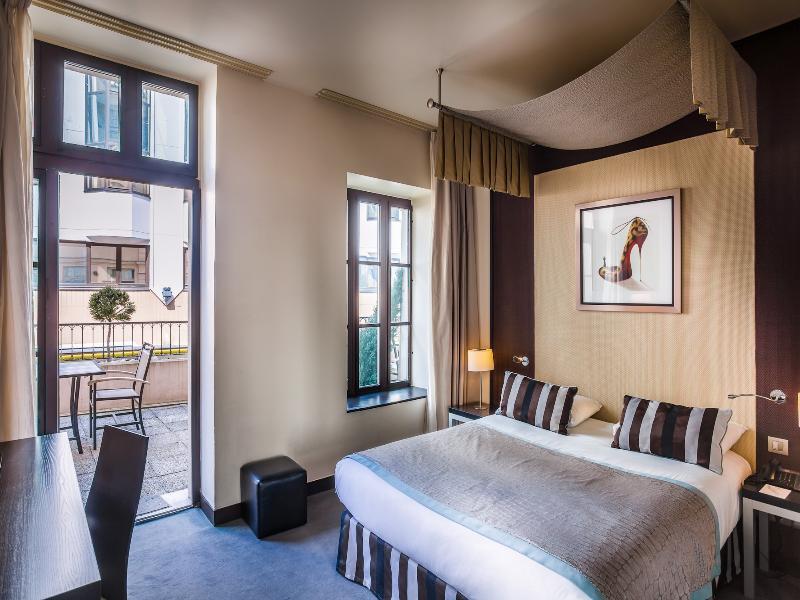 Le M Hotel 4*
