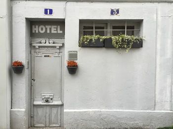 De La Felicité Paris