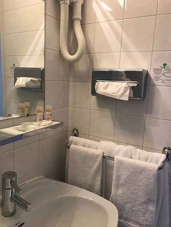 Korner Opera Hotel 3*