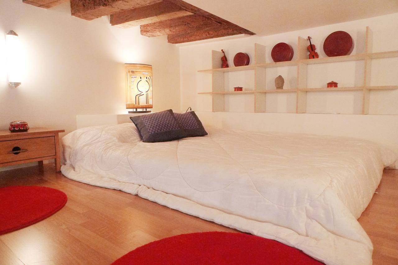 Dauphine Apartment