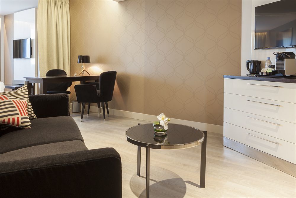 Ac Porte Maillot By Marriott Paris
