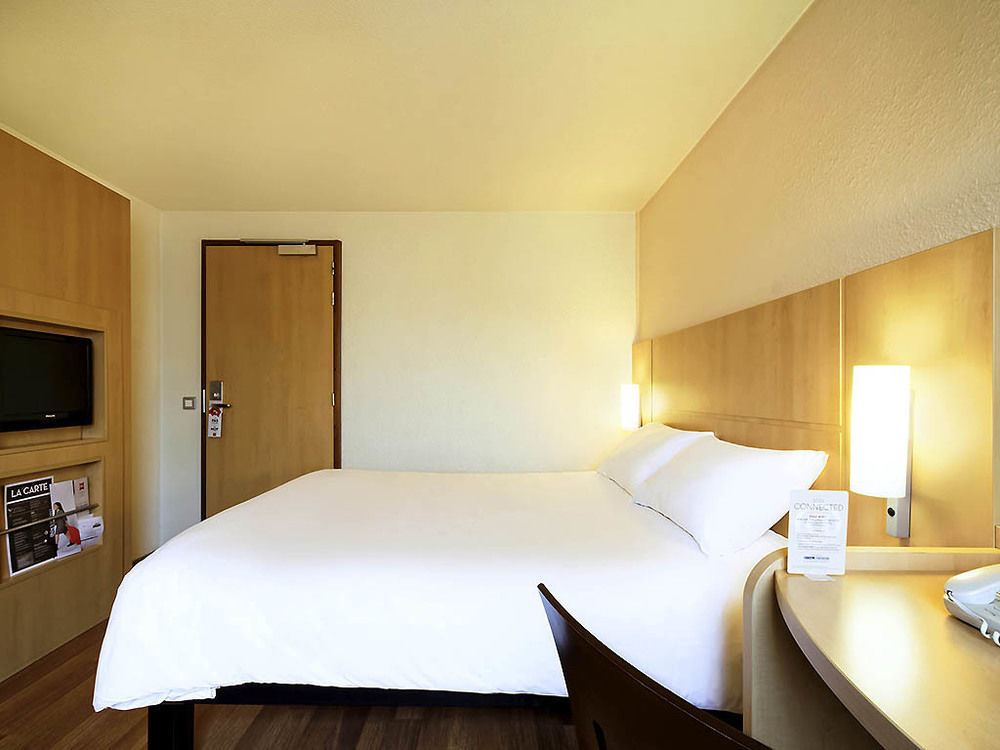 Ibis Tour Eiffel Cambronne 15eme Hotel 3*