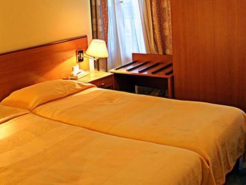 Pax 18e Hotel Paris