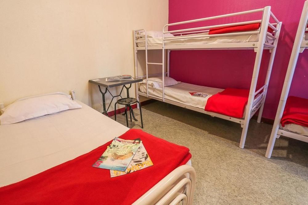 Young And Happy Latin Quarter By Hiphophostels Hostel