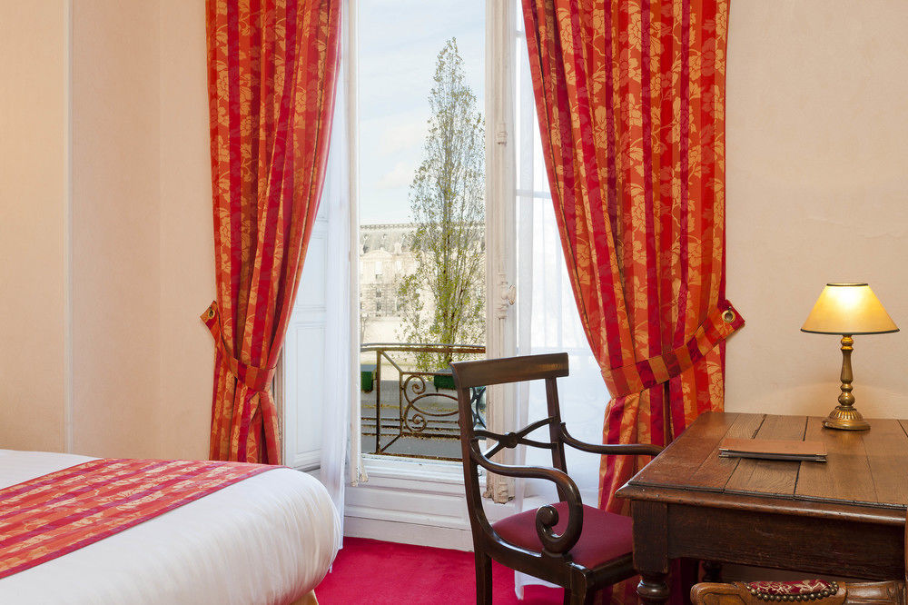 Du Quai Voltaire 3* Paris