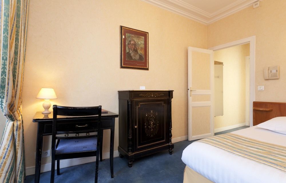 Du Quai Voltaire 3* Paris