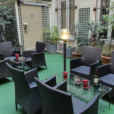 Margaux Opéra Montmartre Paris