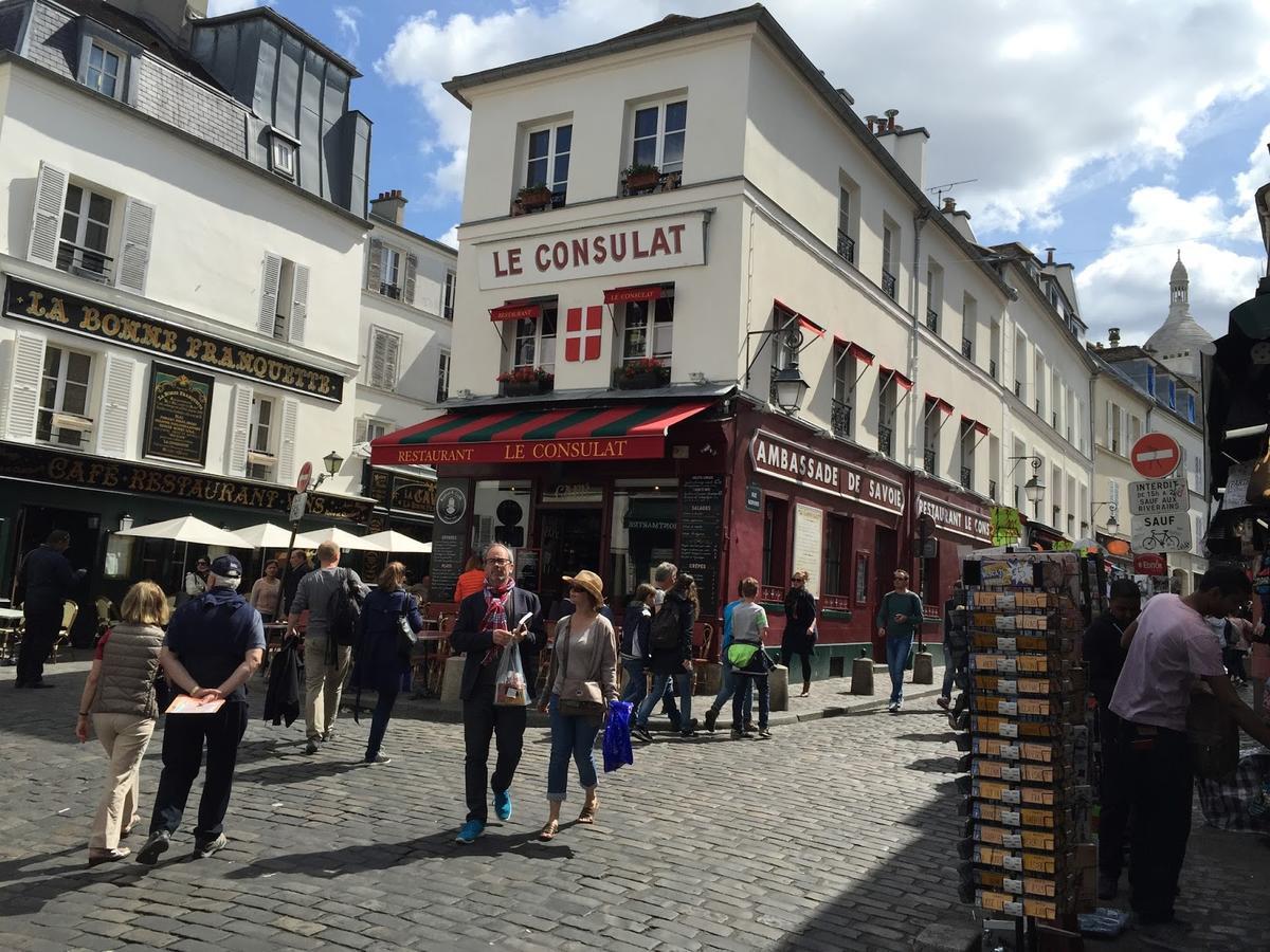 Abbesses Montmartre Apartment *