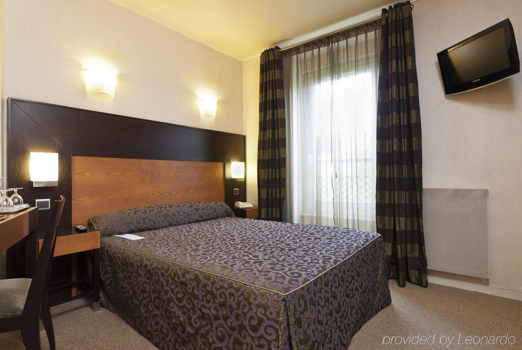 Raspail Montparnasse Hotel 4*