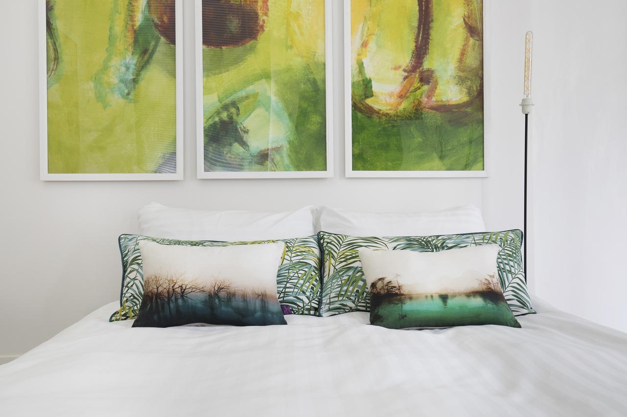Bed & Breakfast Montmartre Romantic, - Paris