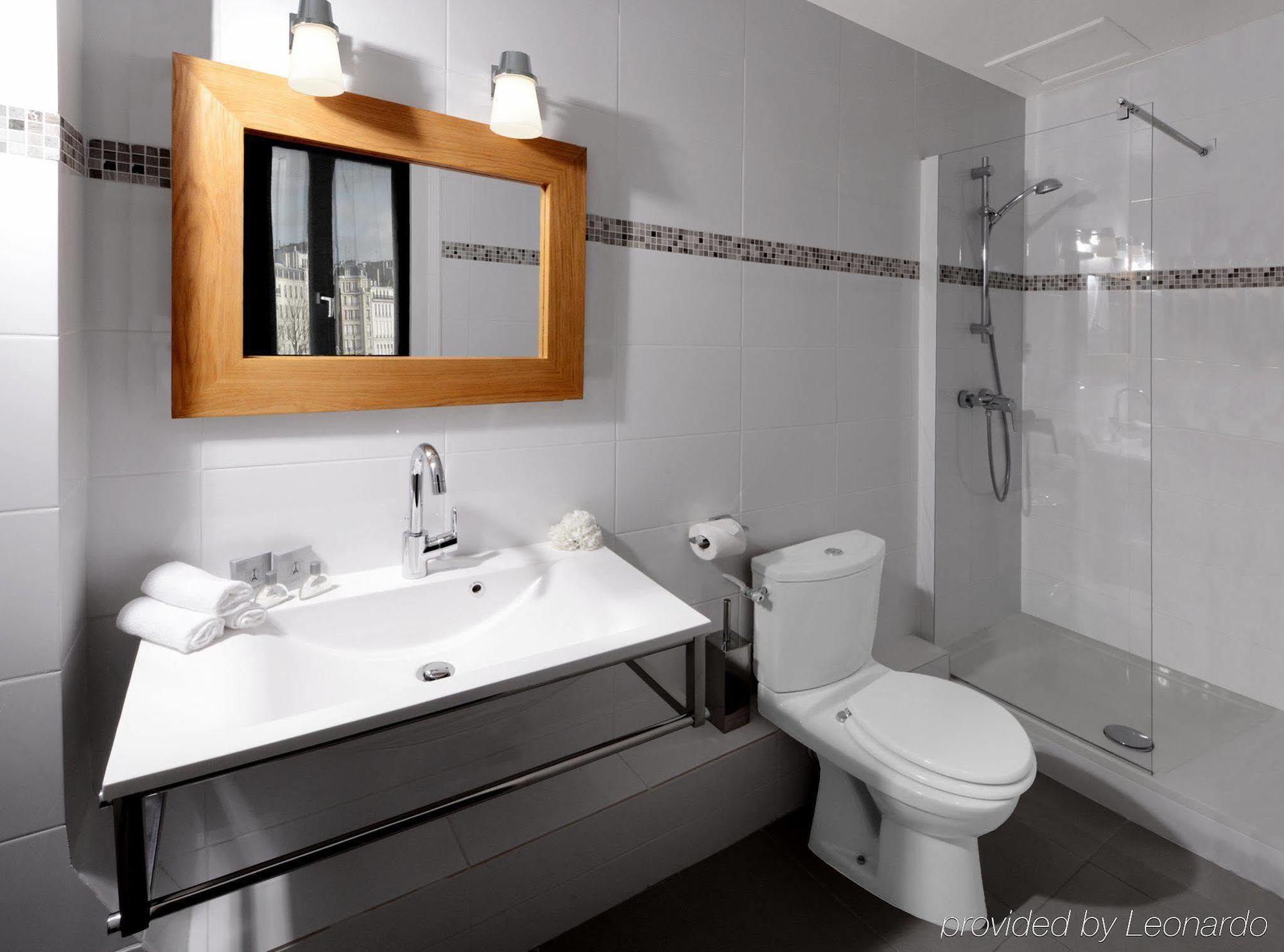 Des Batignolles Hotel