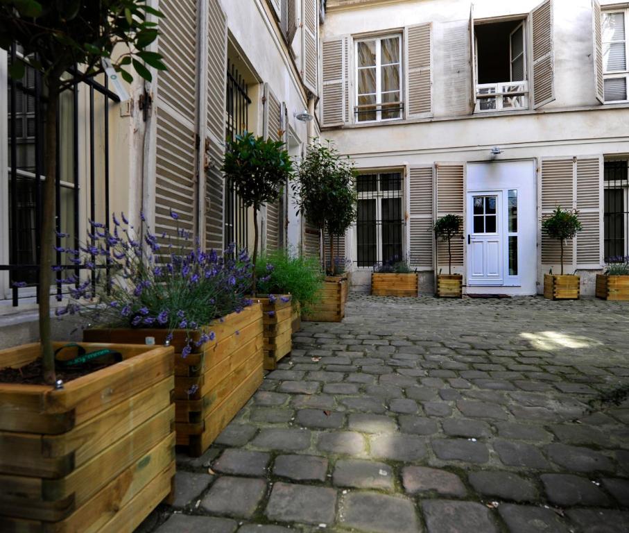 Helzear Montorgueil Paris