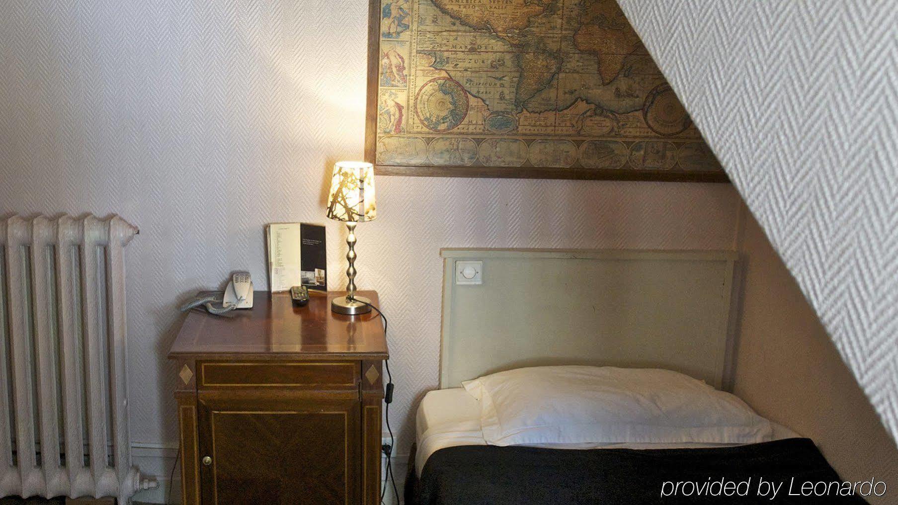 Hotel Petit Saint-honoré Paris